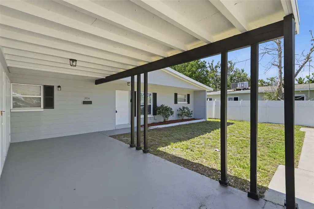3934 Helena Street NE St Petersburg FL 33703