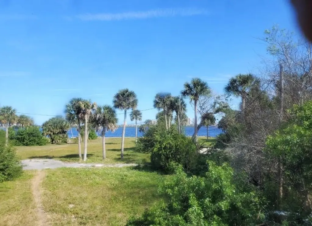108 Murray Way South Daytona FL 32119