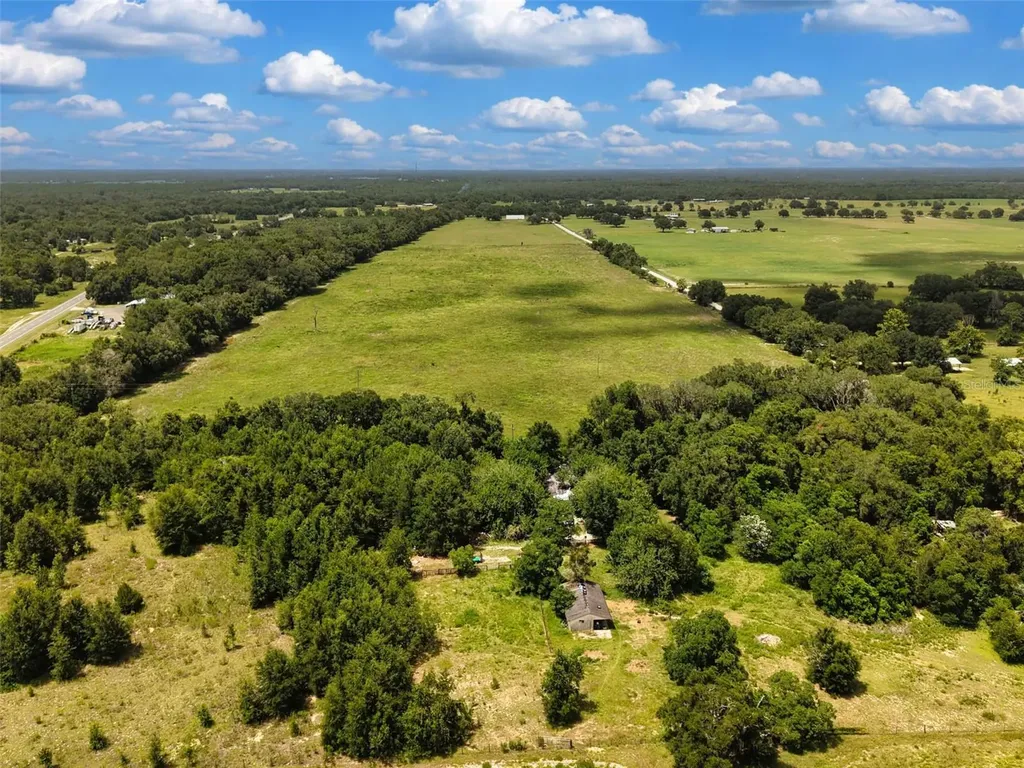 000 SE 200 Avenue SE Morriston FL 32668
