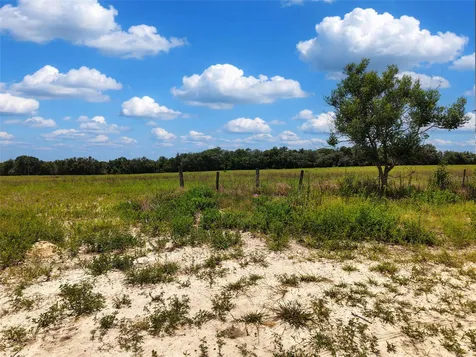 000 SE 200 Avenue SE Morriston FL 32668