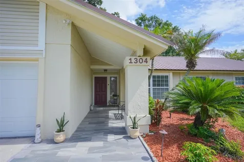 1304 Sandalwood Drive Plant City FL 33563