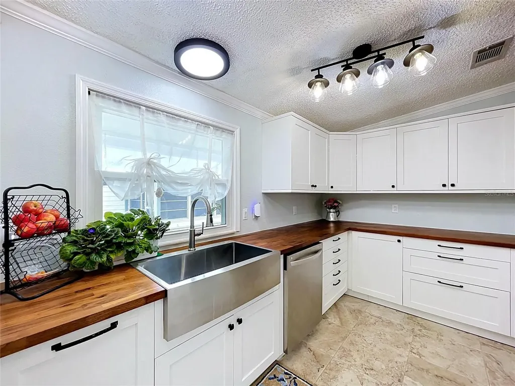 5020 Forest Crest Drive Lakeland FL 33810