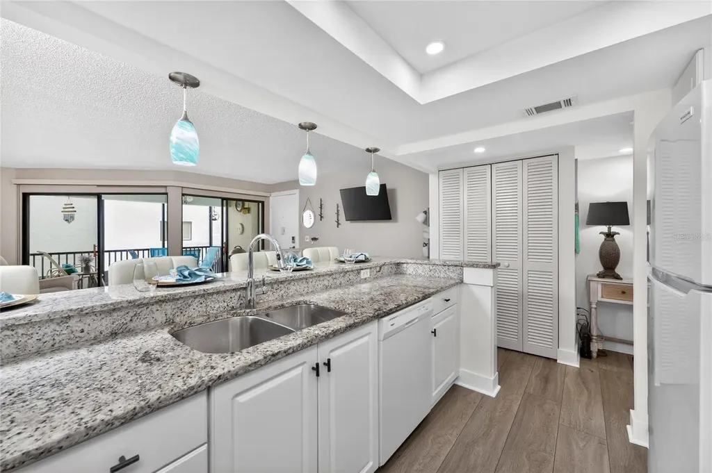 2810 N Beach Road Englewood FL 34223