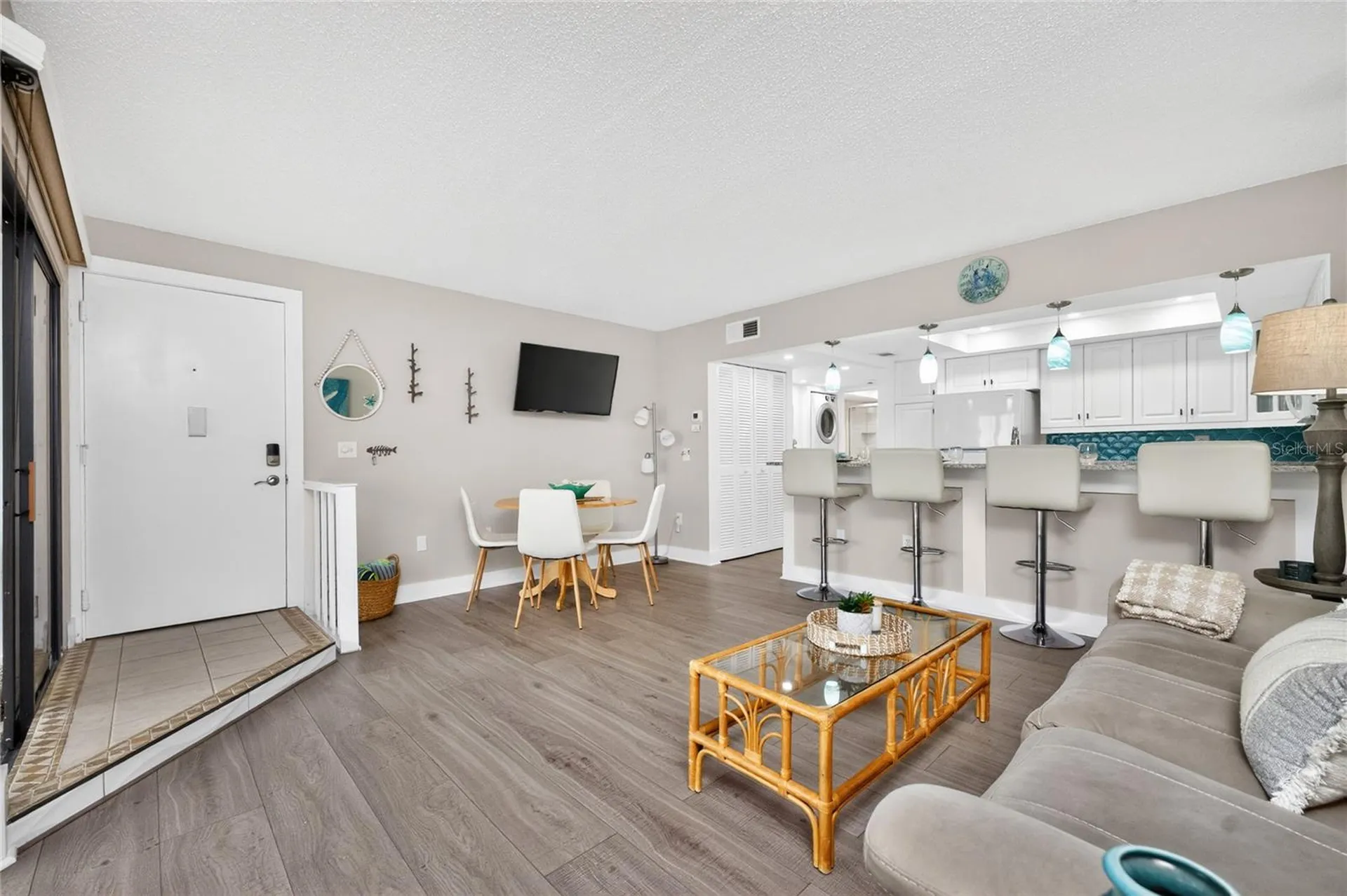 2810 N Beach Road Englewood FL 34223