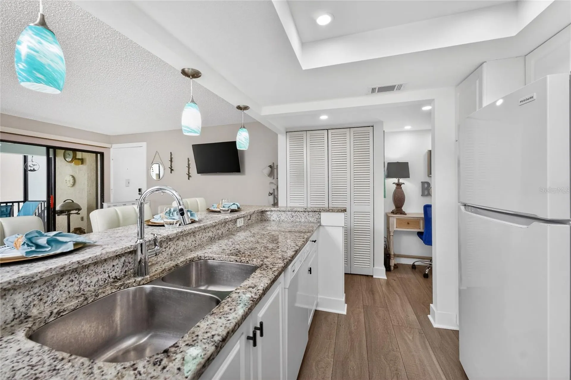2810 N Beach Road Englewood FL 34223