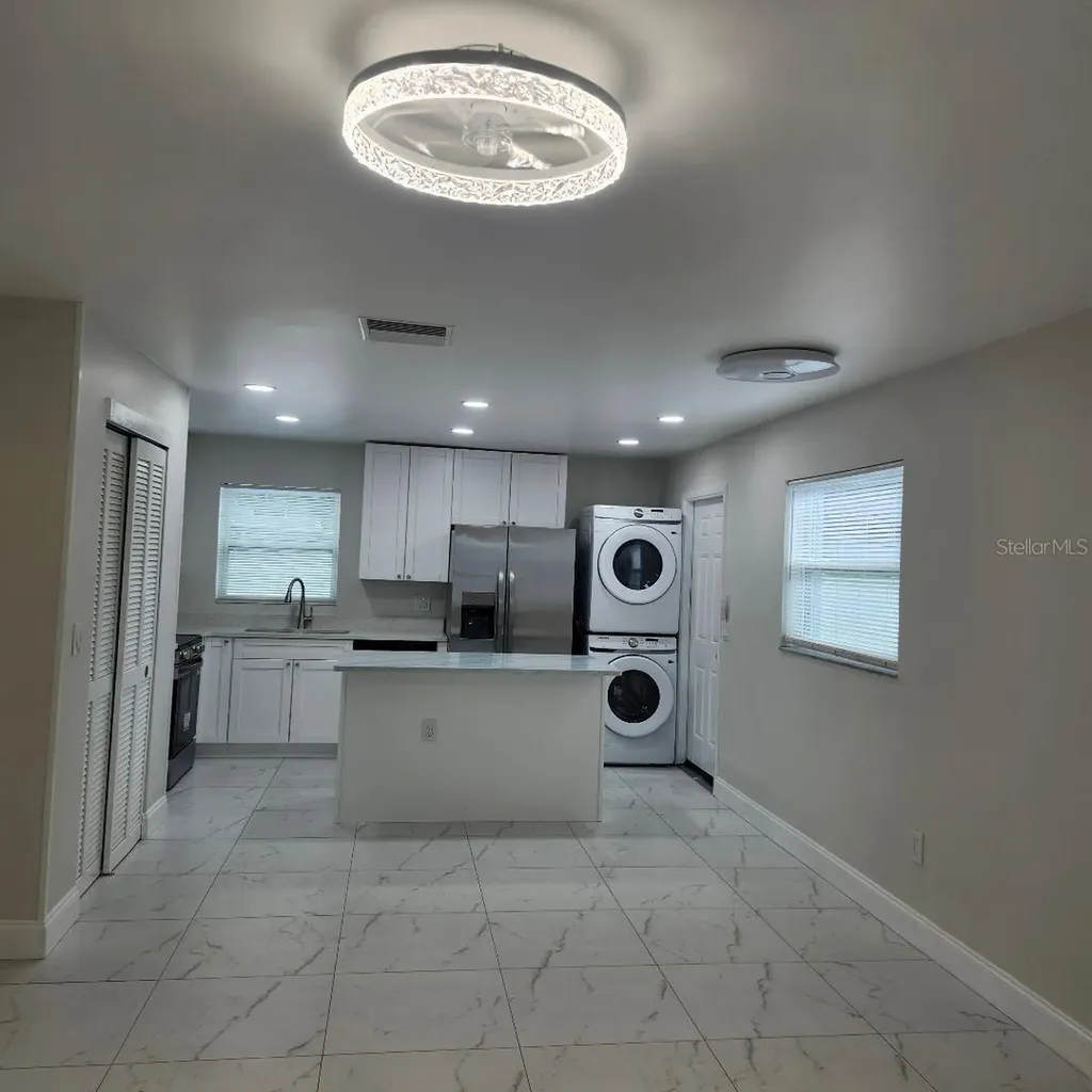 15406 Avalon Avenue Clearwater FL 33760