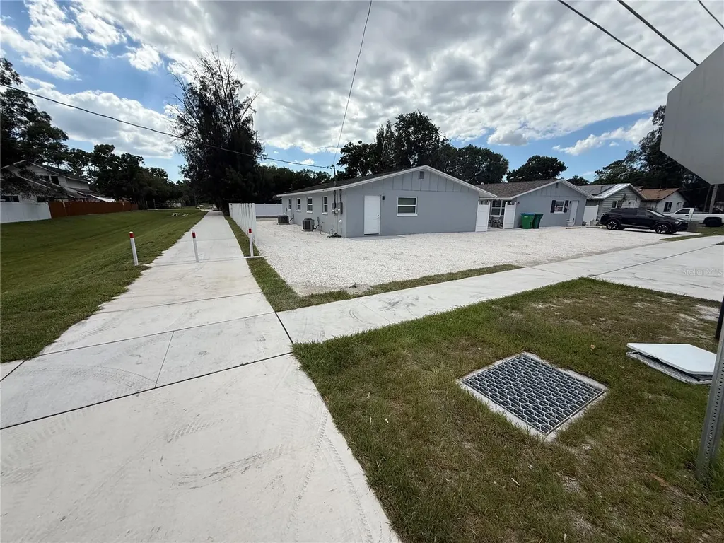 15406 Avalon Avenue Clearwater FL 33760