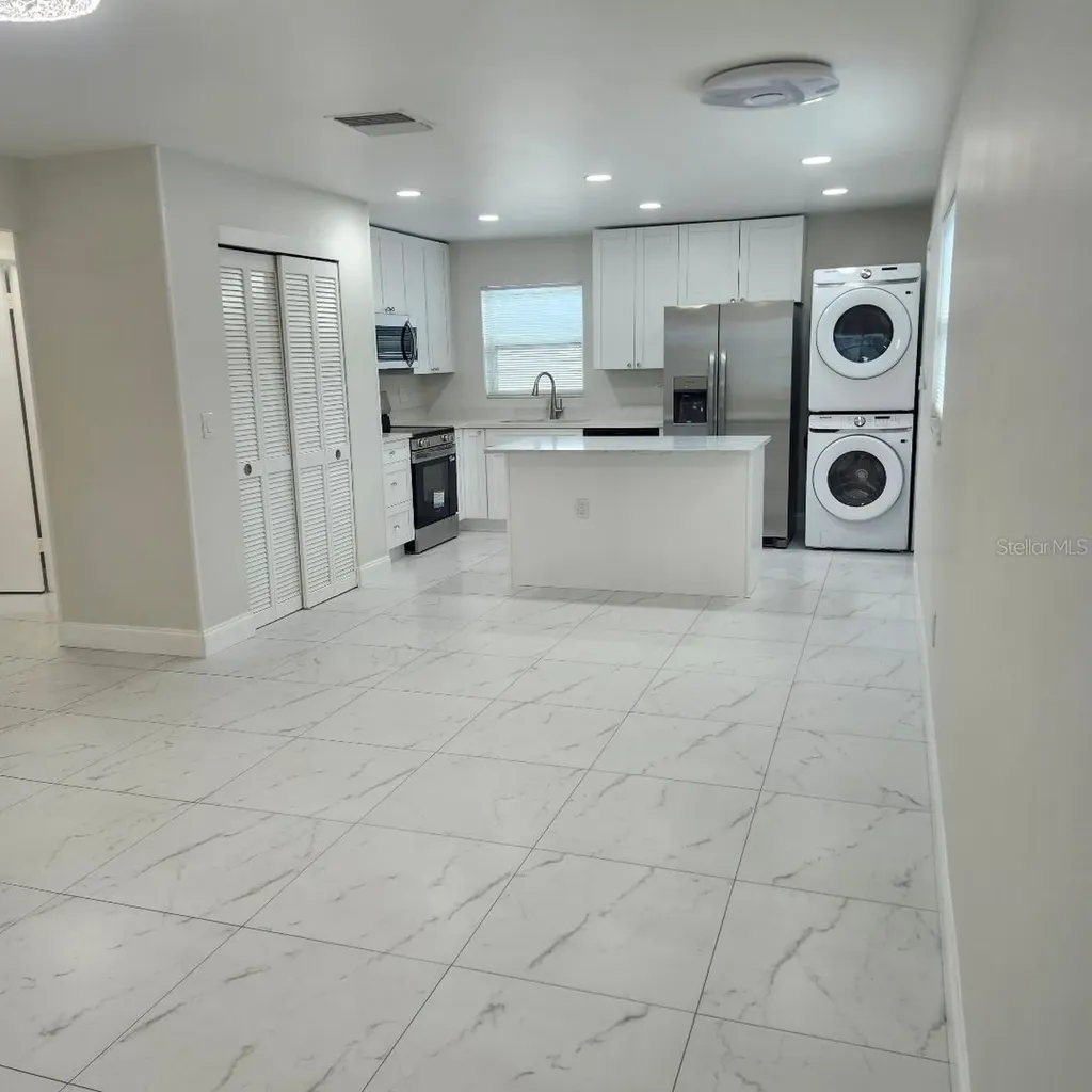15406 Avalon Avenue Clearwater FL 33760