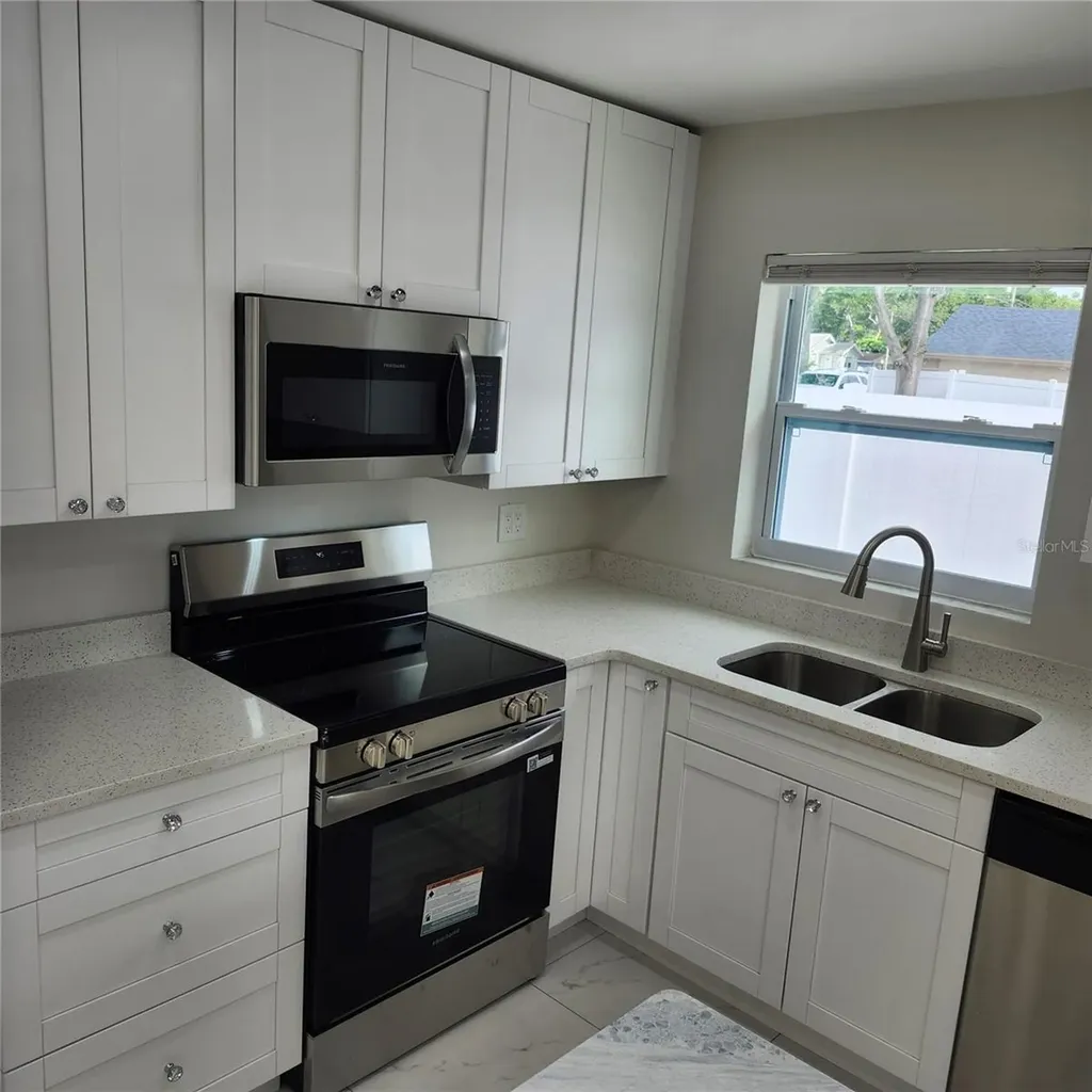 15406 Avalon Avenue Clearwater FL 33760
