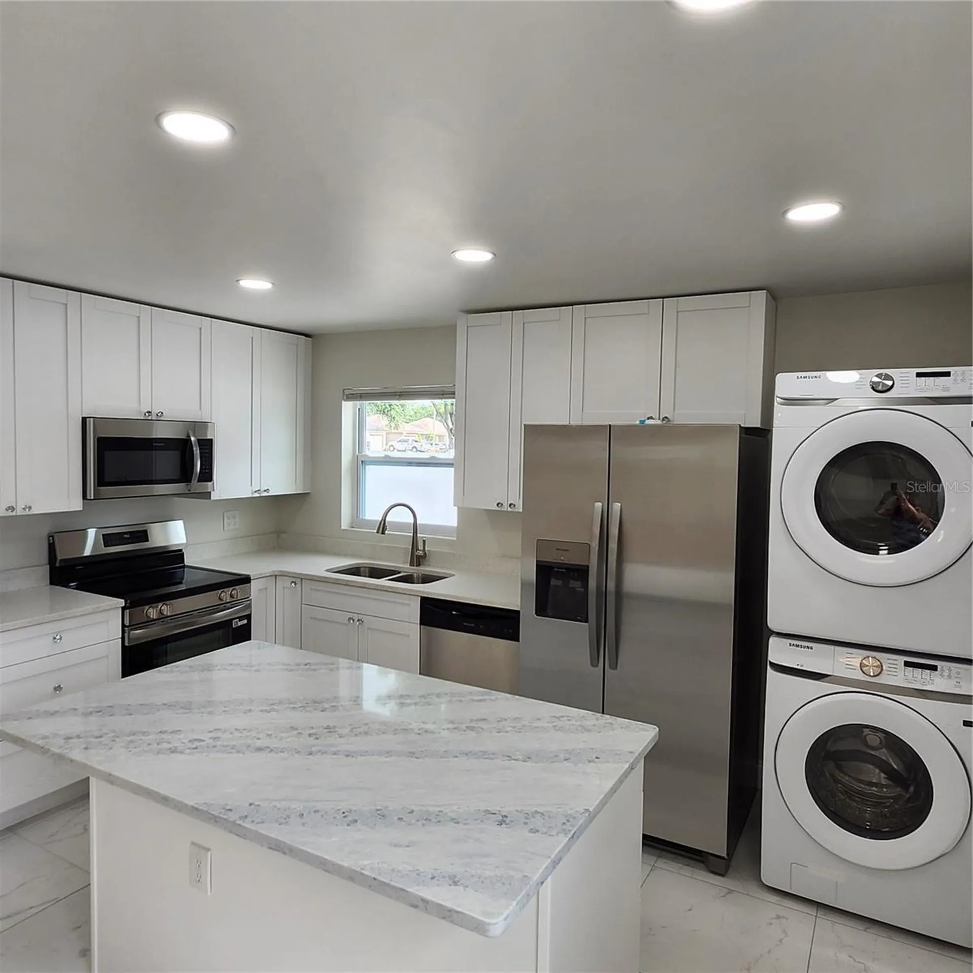 15406 Avalon Avenue Clearwater FL 33760