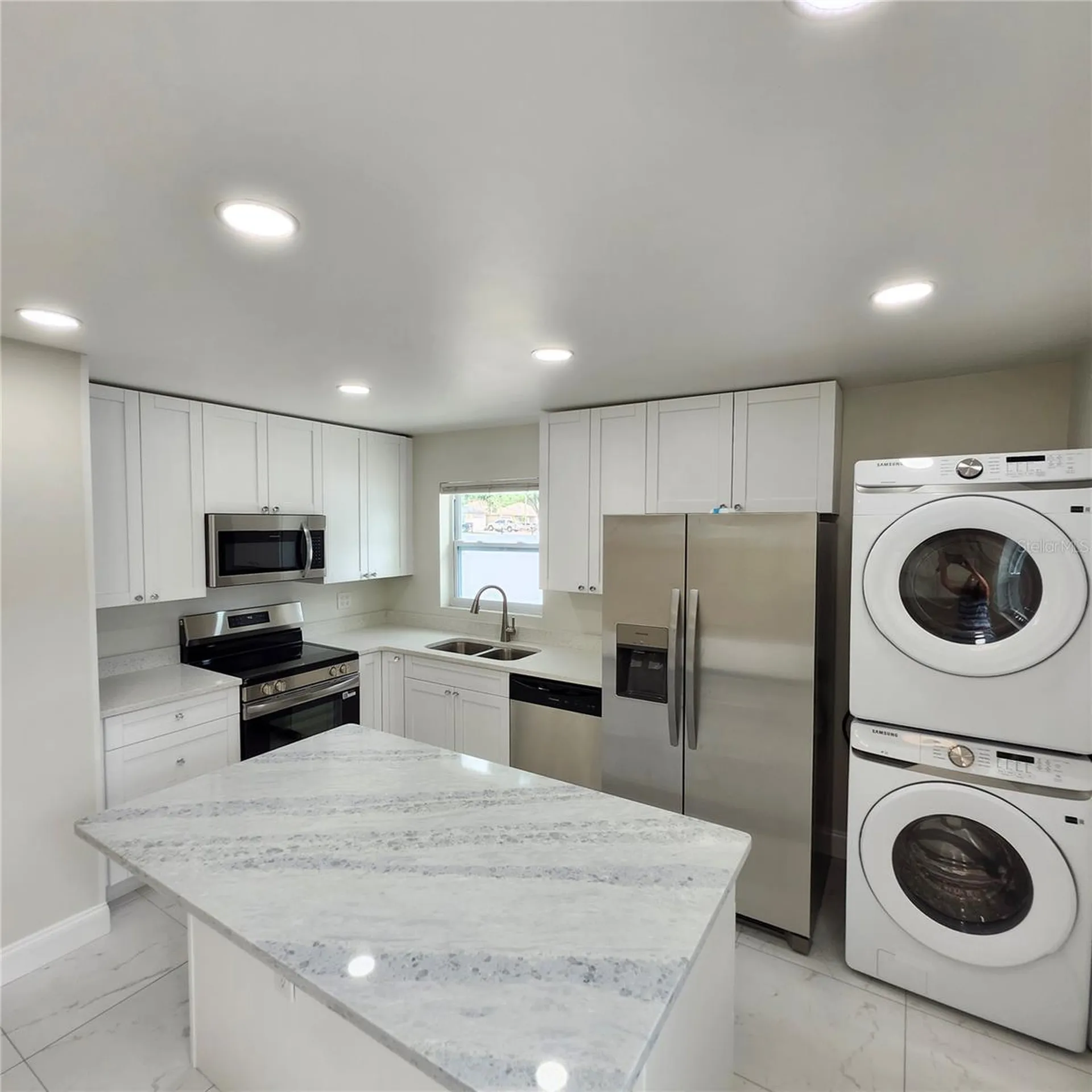 15406 Avalon Avenue Clearwater FL 33760