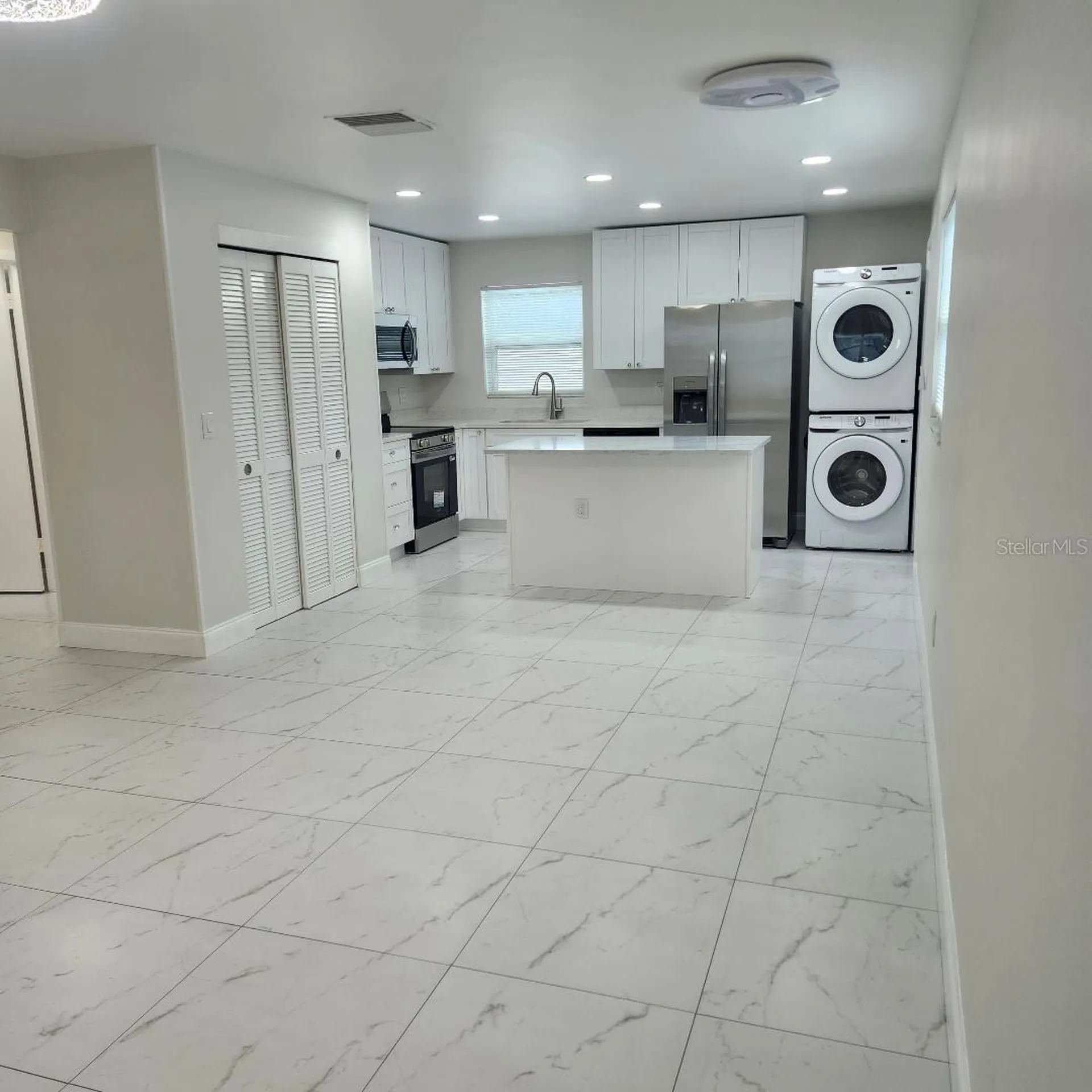 15406 Avalon Avenue Clearwater FL 33760