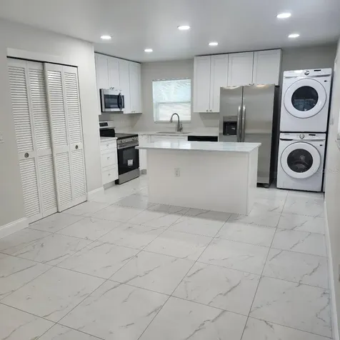 15406 Avalon Avenue Clearwater FL 33760