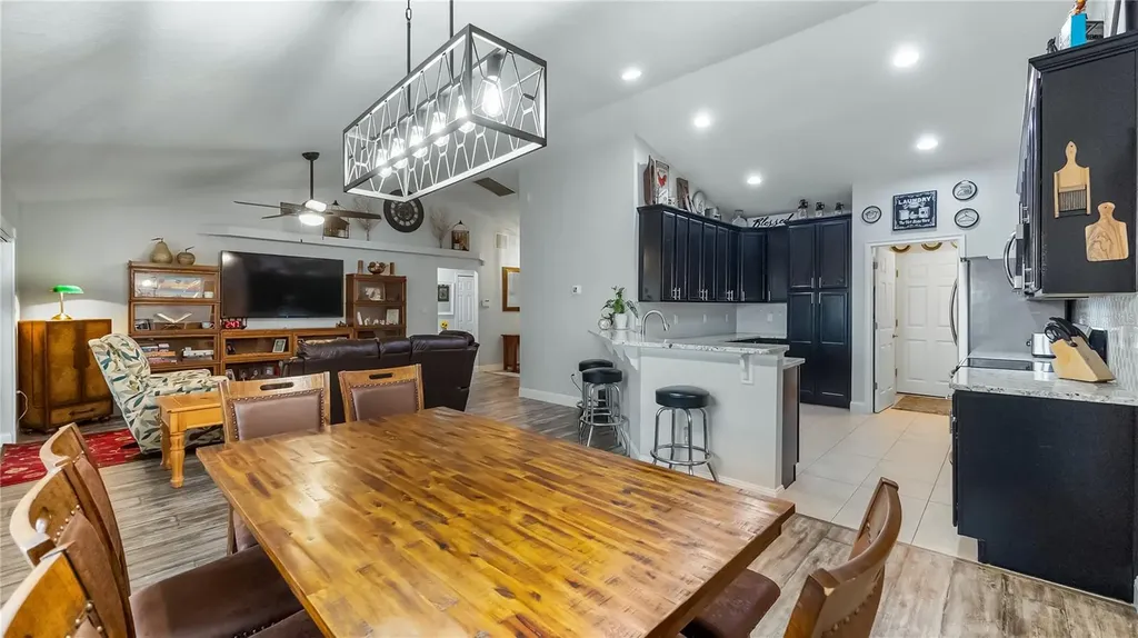 406 S Palm Avenue Howey In The Hills FL 34737