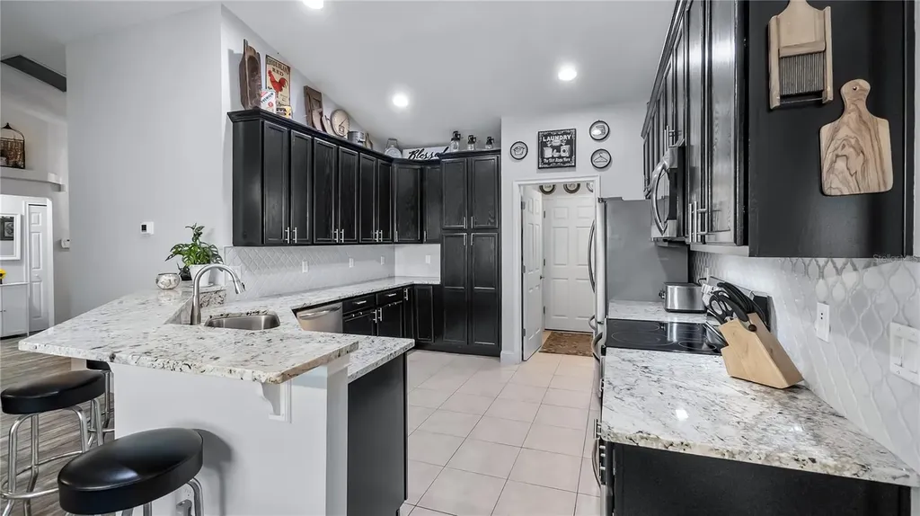 406 S Palm Avenue Howey In The Hills FL 34737