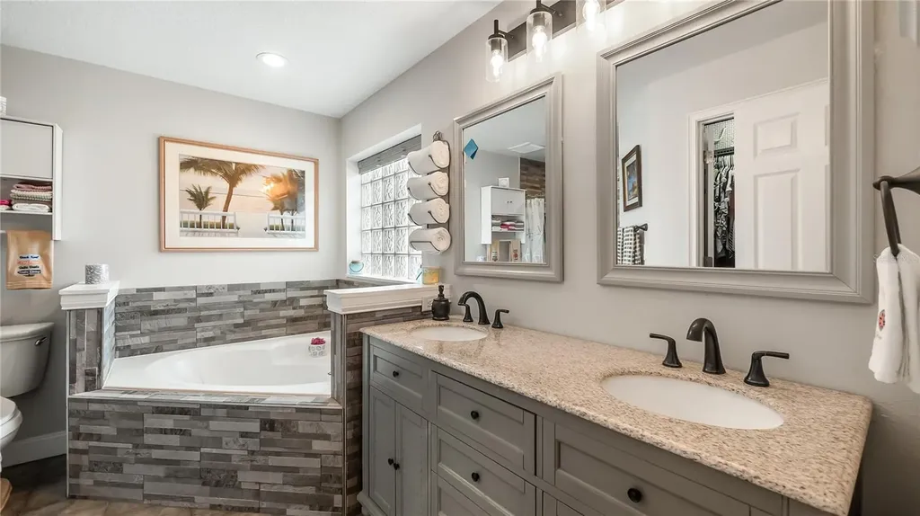 406 S Palm Avenue Howey In The Hills FL 34737