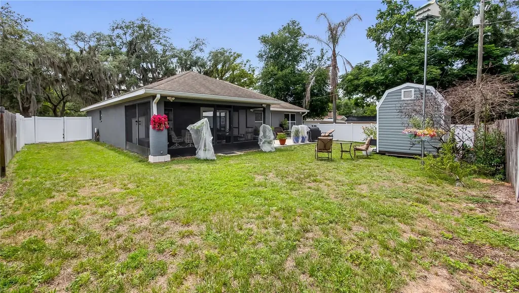 406 S Palm Avenue Howey In The Hills FL 34737