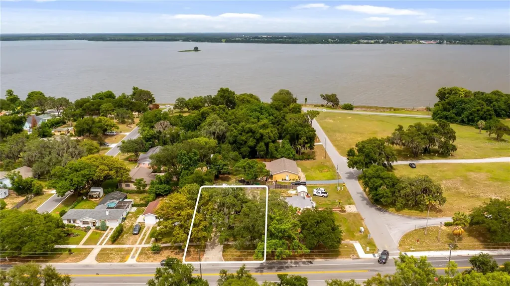 406 S Palm Avenue Howey In The Hills FL 34737