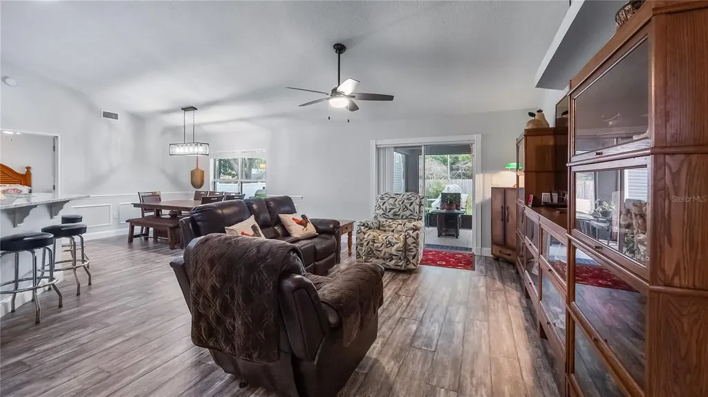 406 S Palm Avenue Howey In The Hills FL 34737