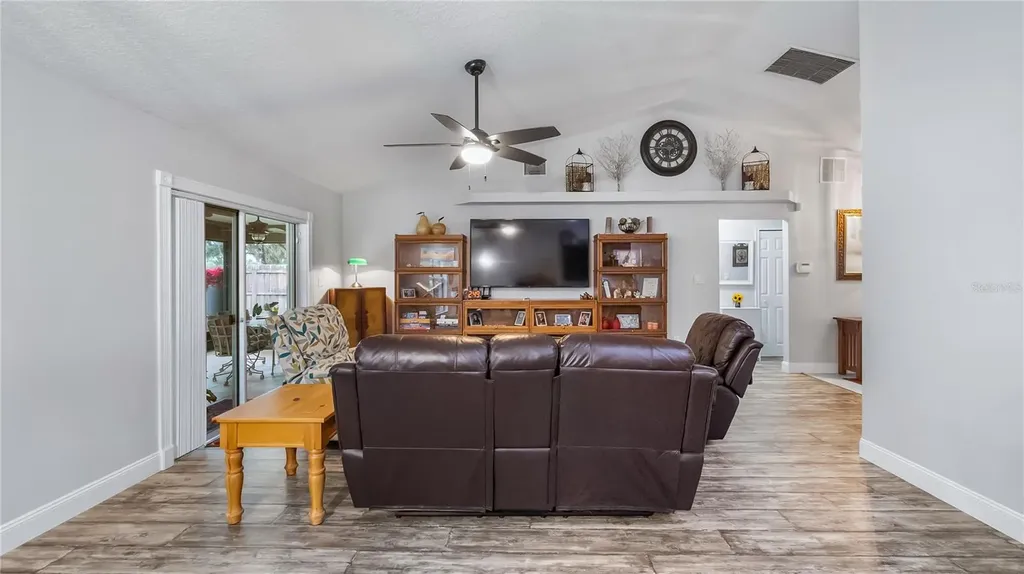 406 S Palm Avenue Howey In The Hills FL 34737