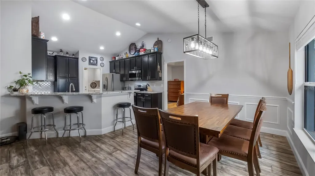 406 S Palm Avenue Howey In The Hills FL 34737