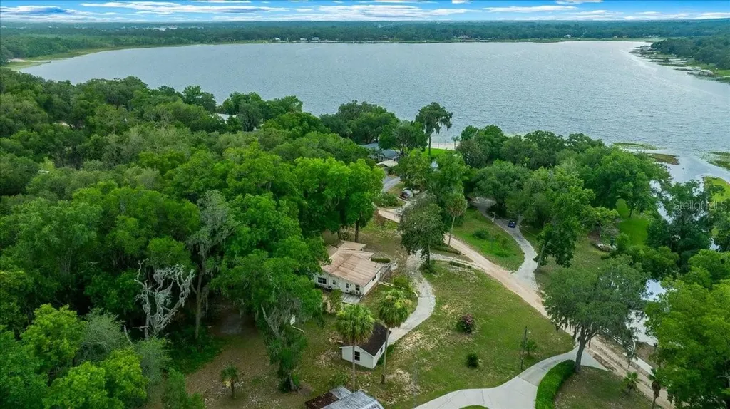 13495 SE 108th Court Road Ocklawaha FL 32179