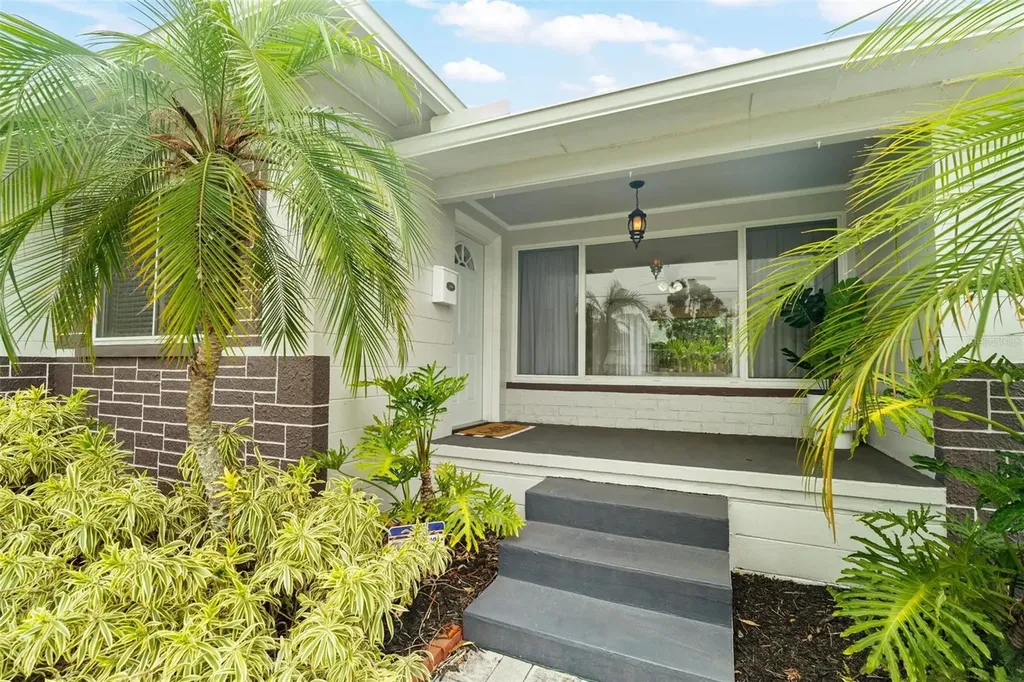 3712 30th Avenue N St Petersburg FL 33713