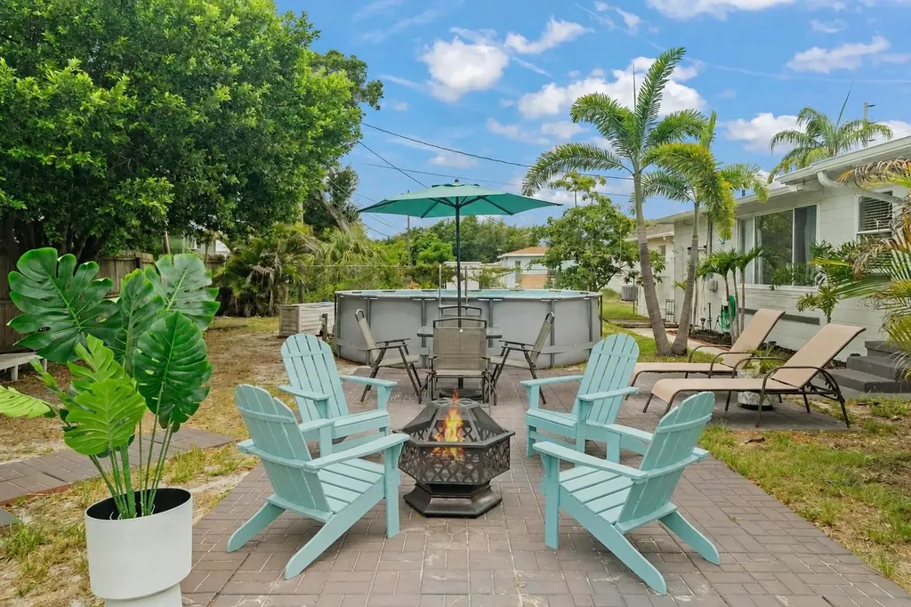 3712 30th Avenue N St Petersburg FL 33713