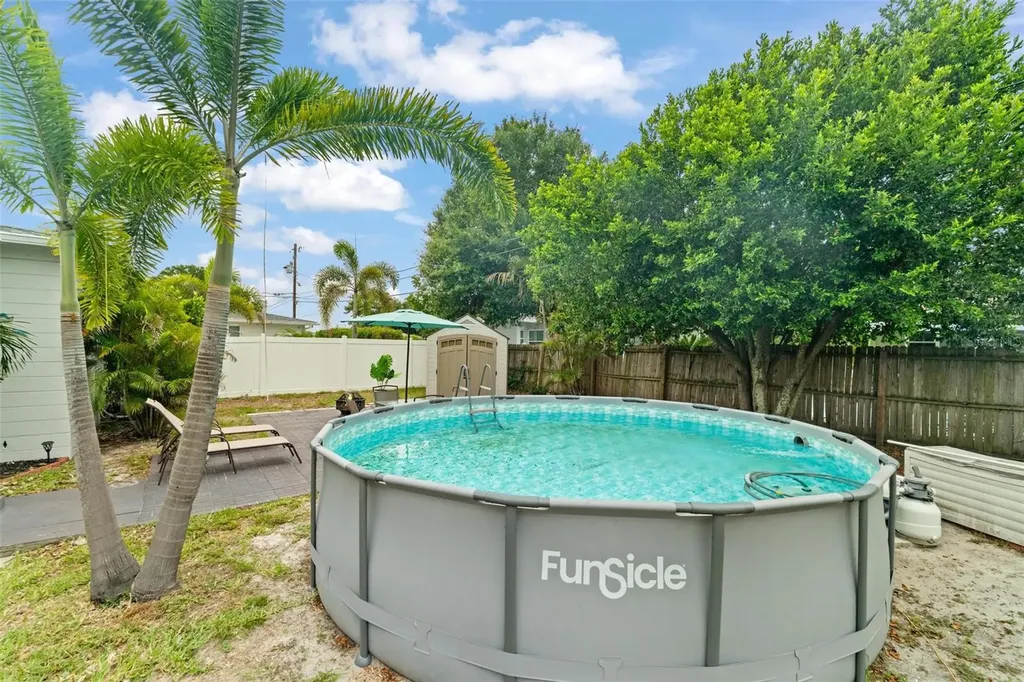3712 30th Avenue N St Petersburg FL 33713