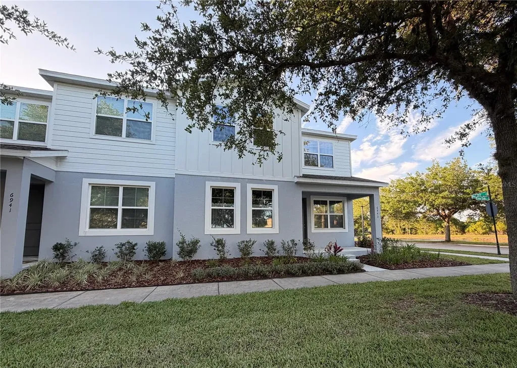 6943 Five Oaks Drive Harmony FL 34773