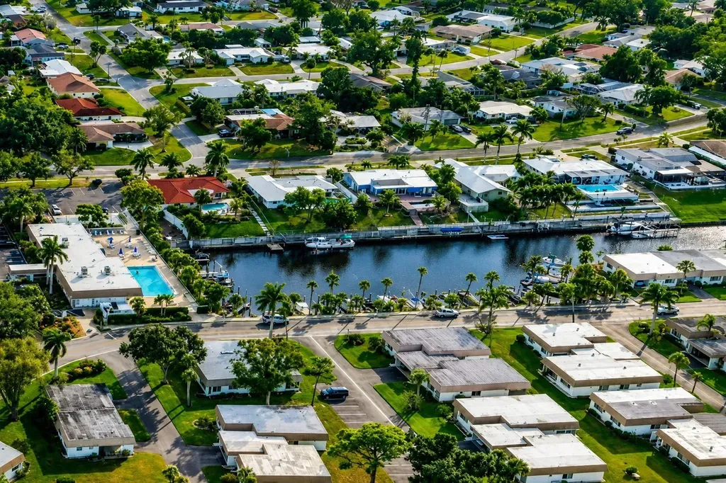 2731 Riverbluff Way Sarasota FL 34231