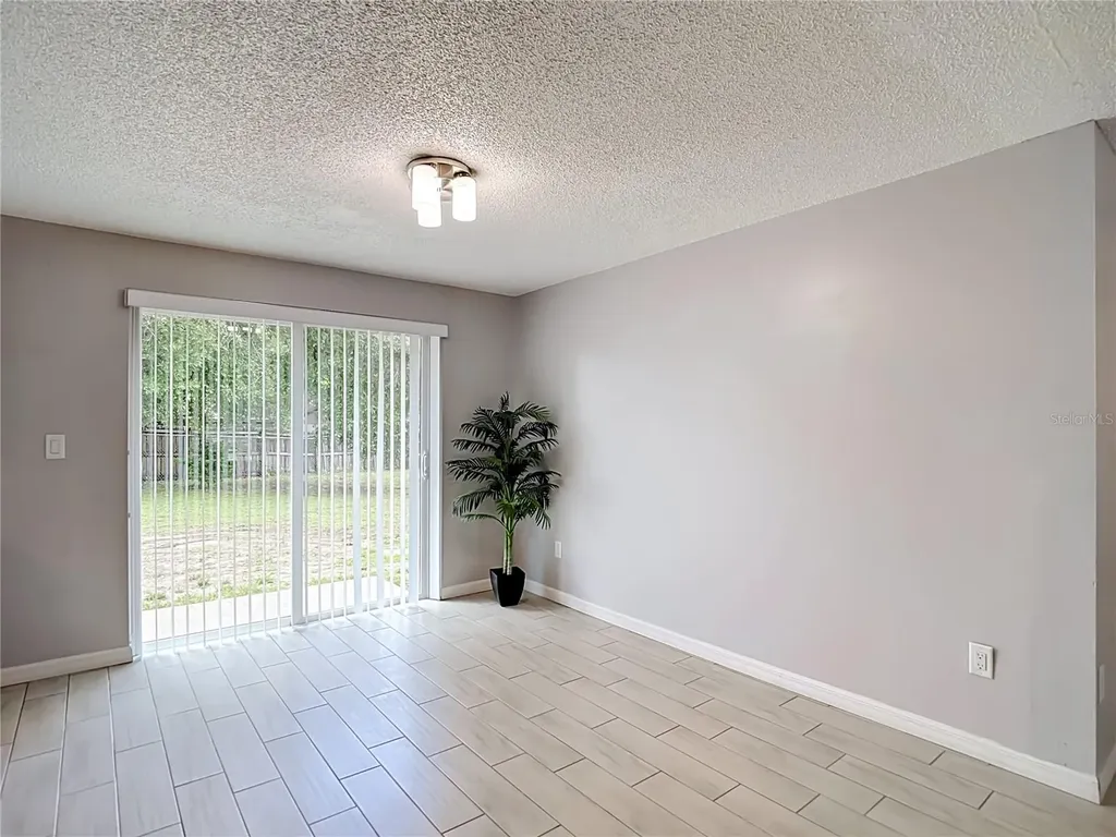 903 Carrie Cove Valrico FL 33594