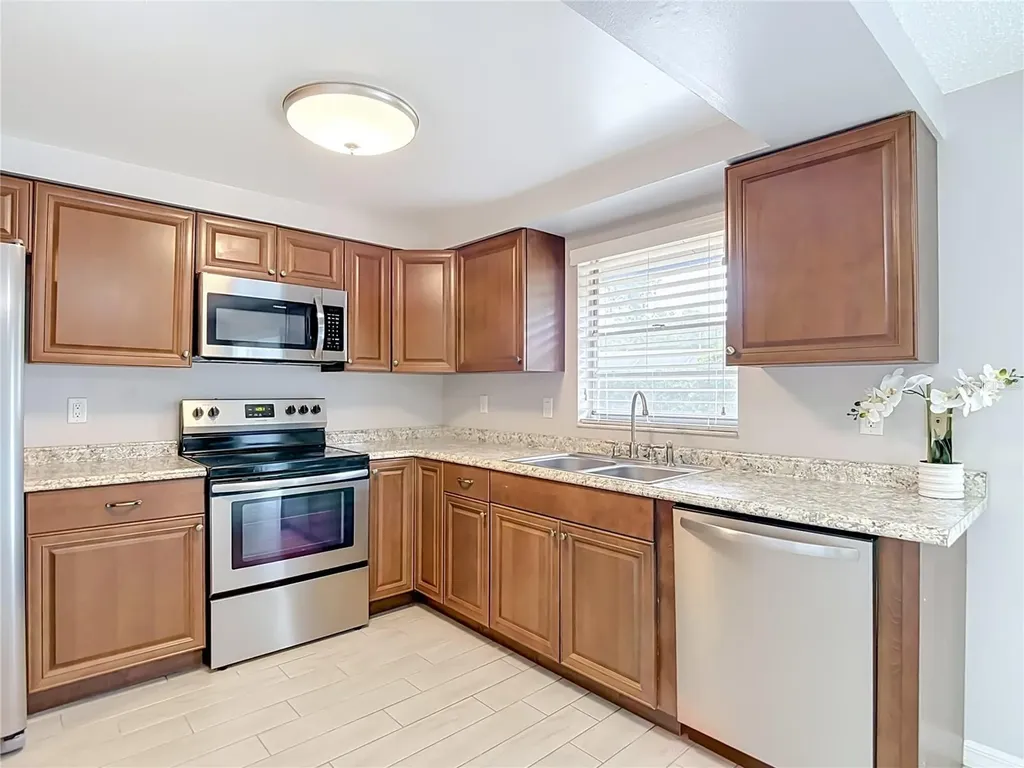 903 Carrie Cove Valrico FL 33594