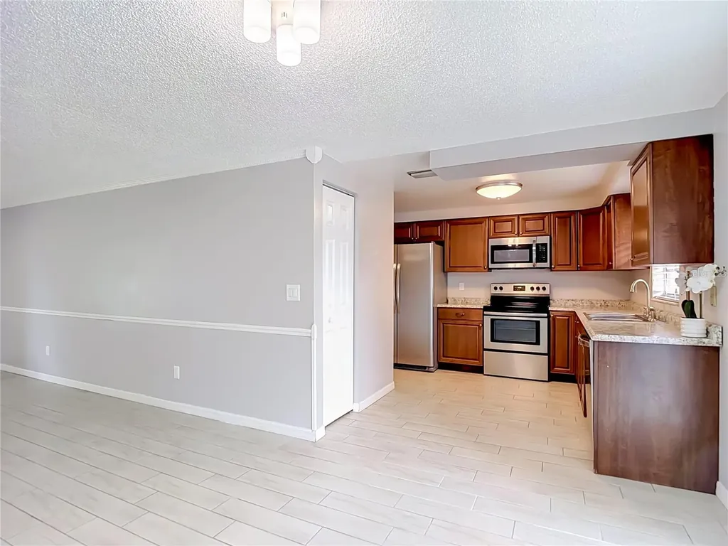 903 Carrie Cove Valrico FL 33594