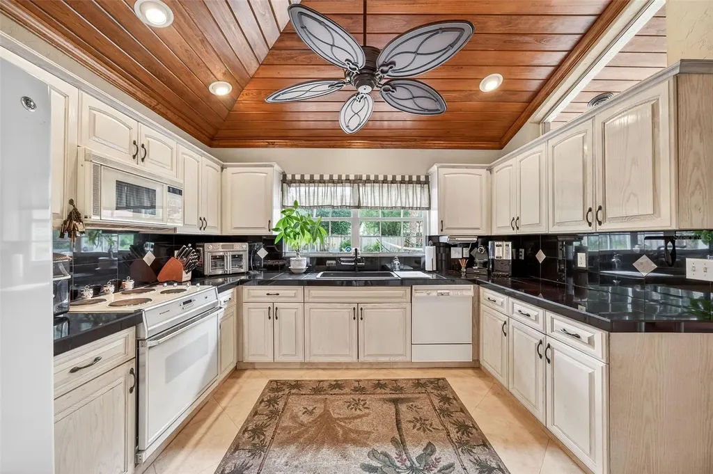 830 Lake Davis Drive Orlando FL 32806