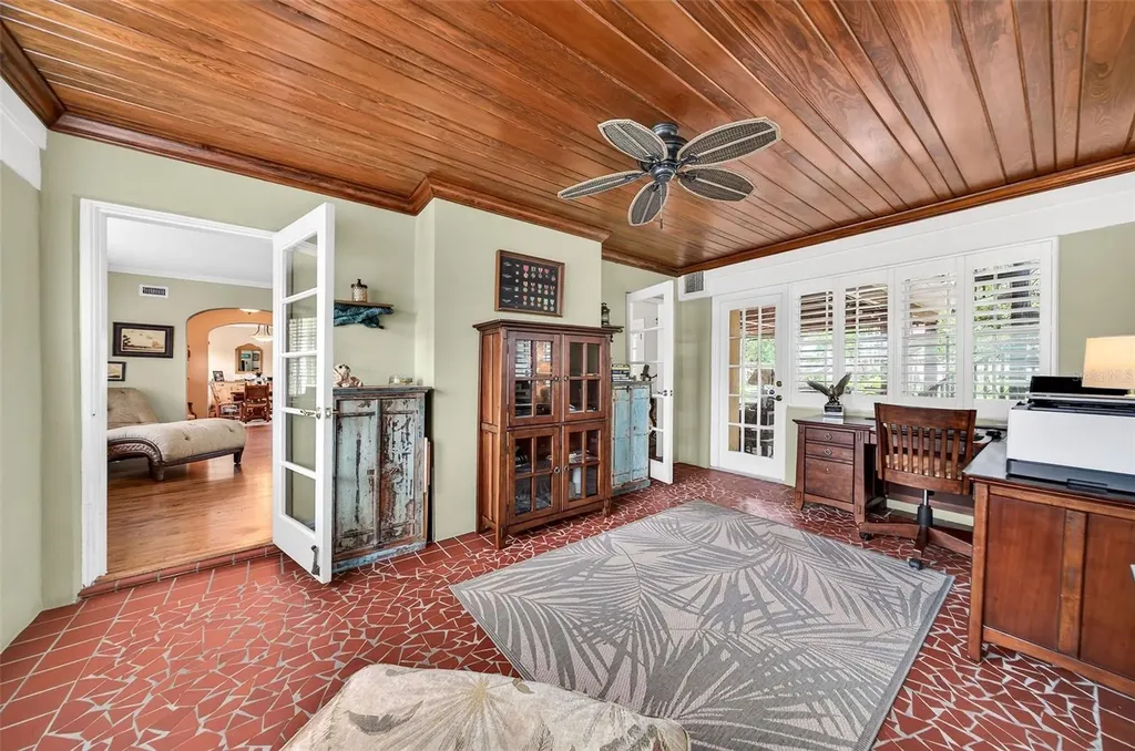 830 Lake Davis Drive Orlando FL 32806