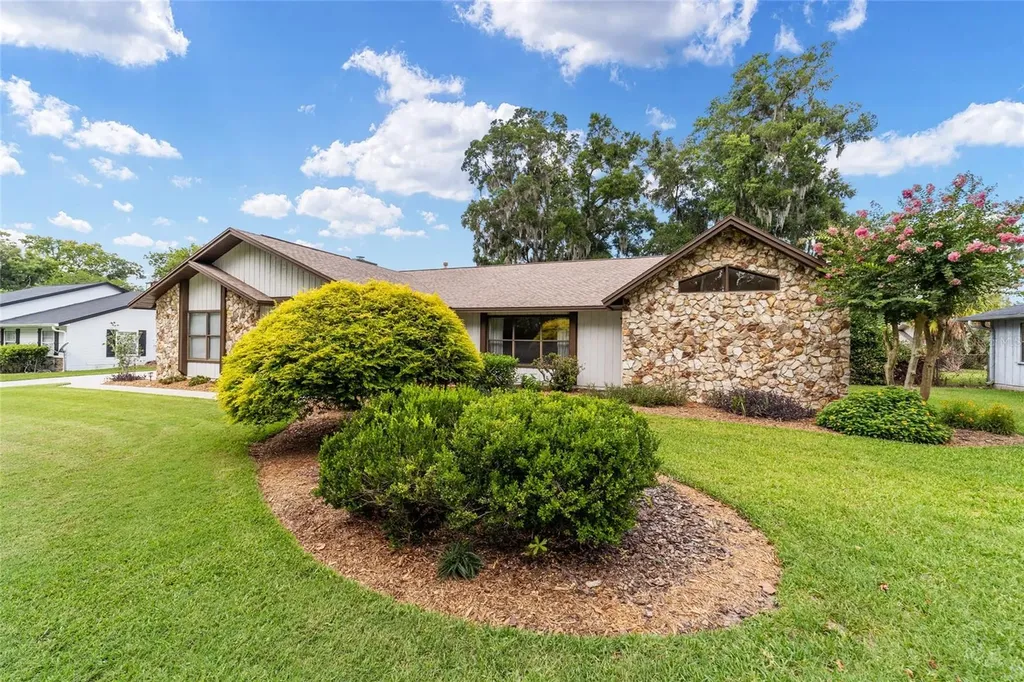 2015 SE 34th Street Ocala FL 34471