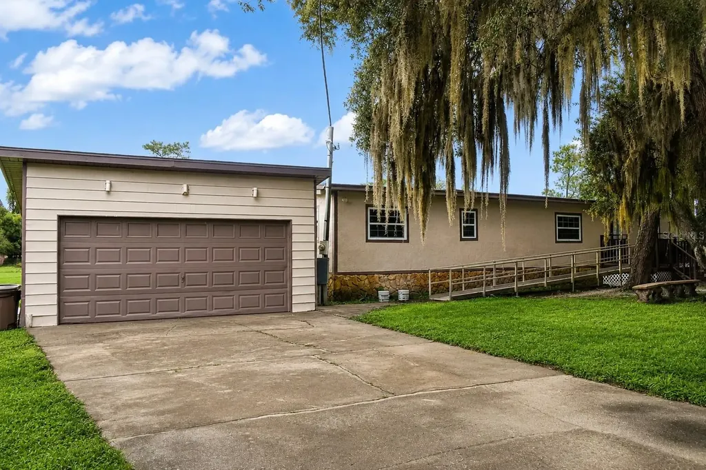 15355 SW 85 Avenue Dunnellon FL 34432