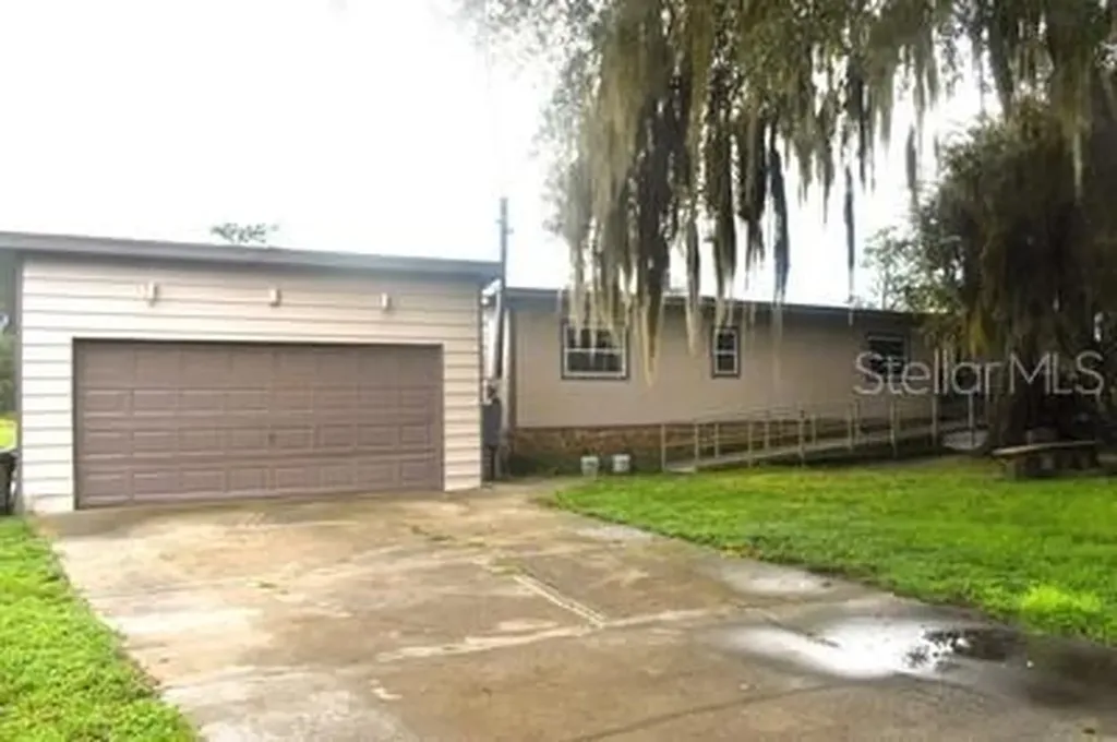 15355 SW 85 Avenue Dunnellon FL 34432