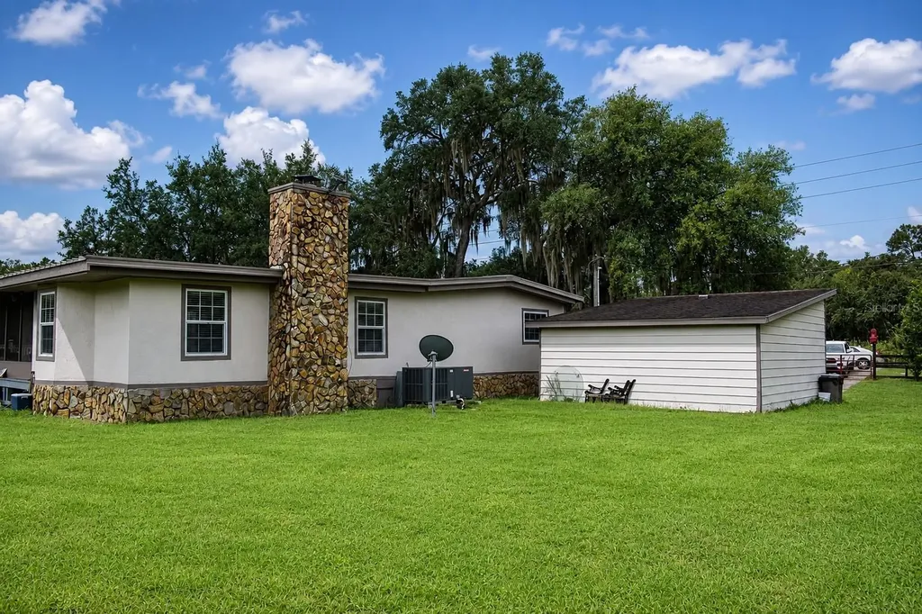 15355 SW 85 Avenue Dunnellon FL 34432