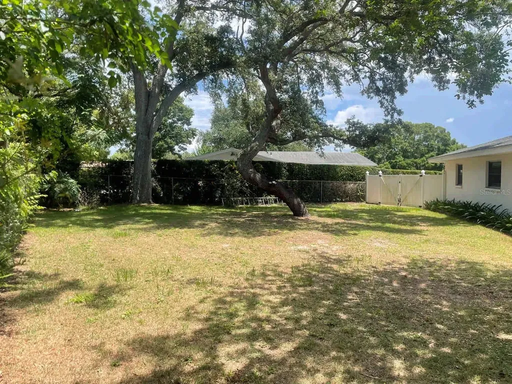 1624 Sandstone Court Clearwater FL 33756