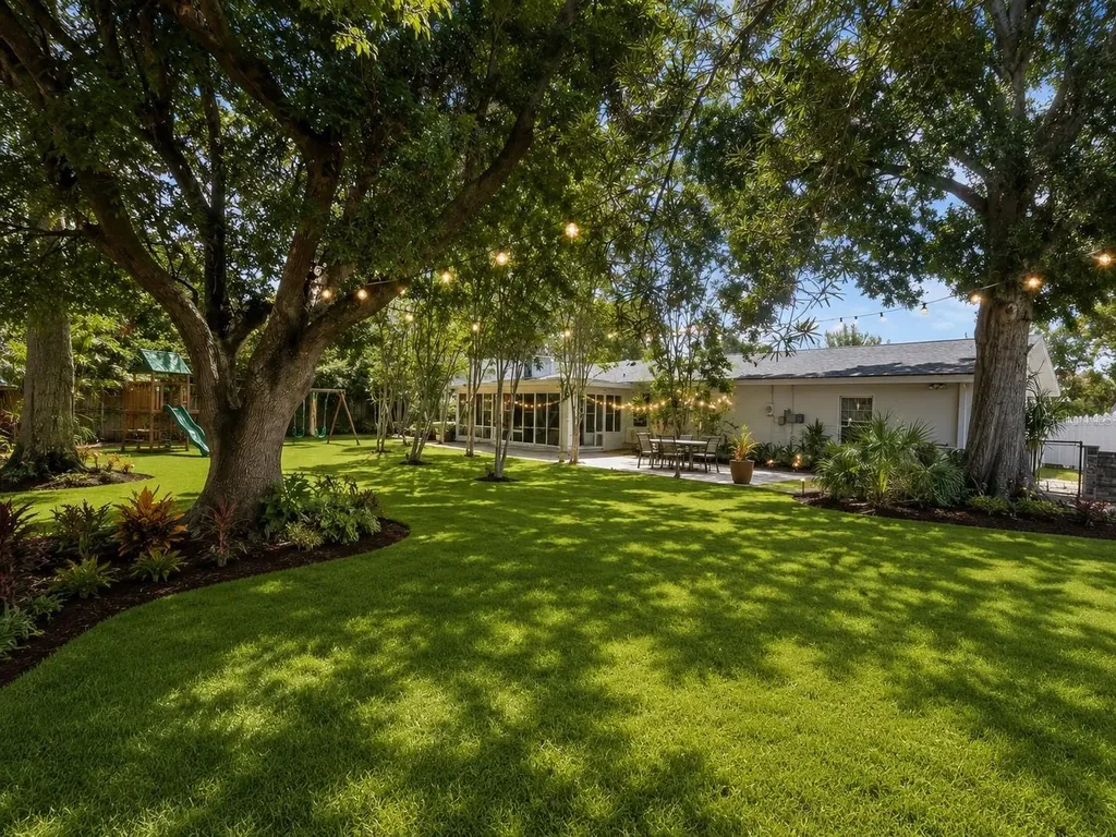 1624 Sandstone Court Clearwater FL 33756