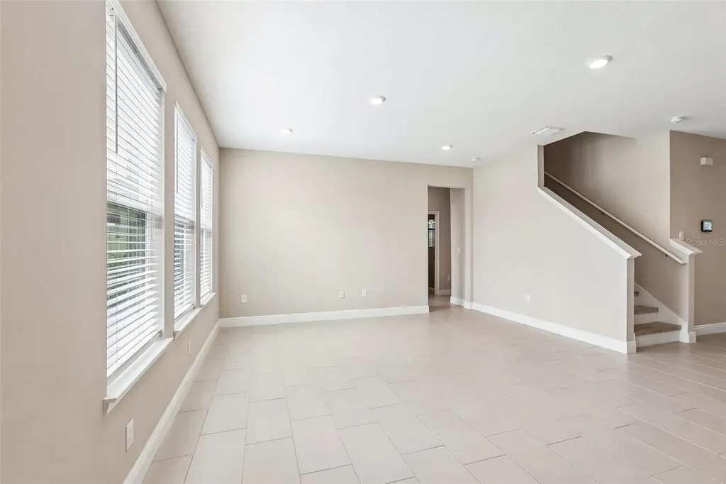 327 Mangrove Manor Drive Apollo Beach FL 33572