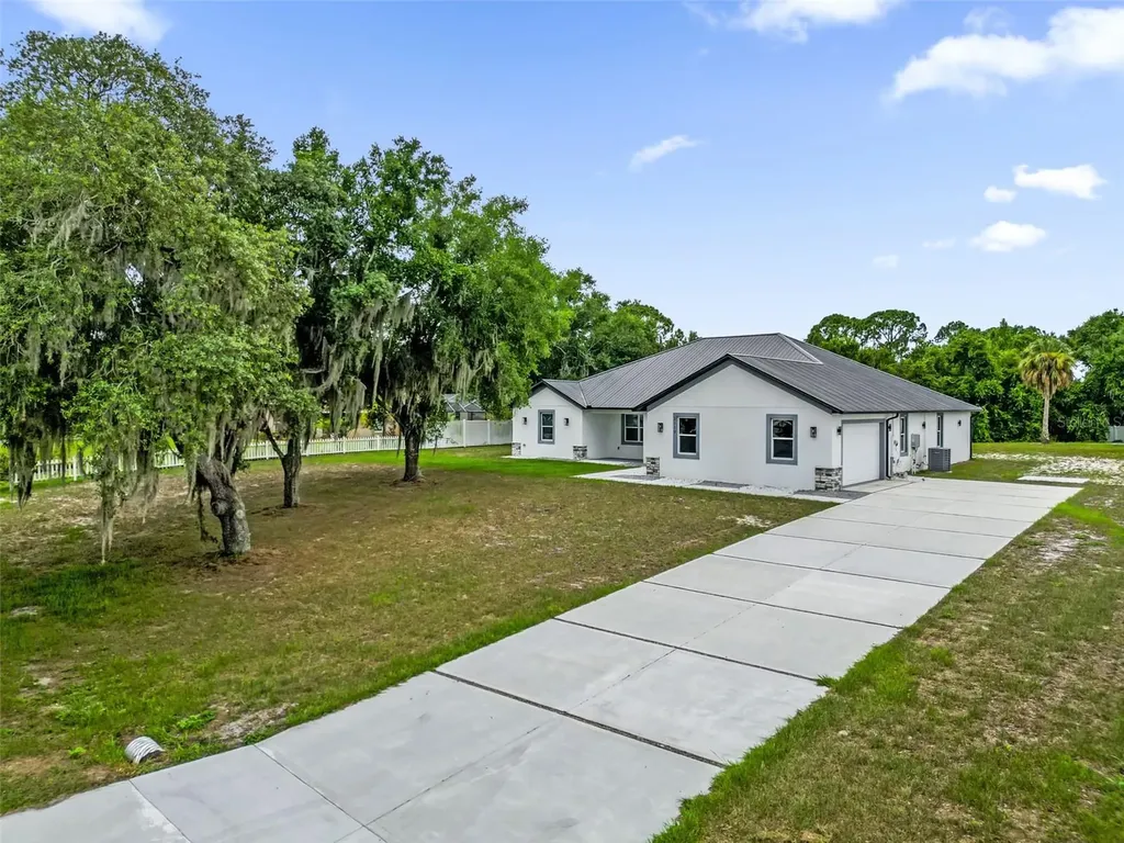 2510 Lake Front Drive Lake Wales FL 33898