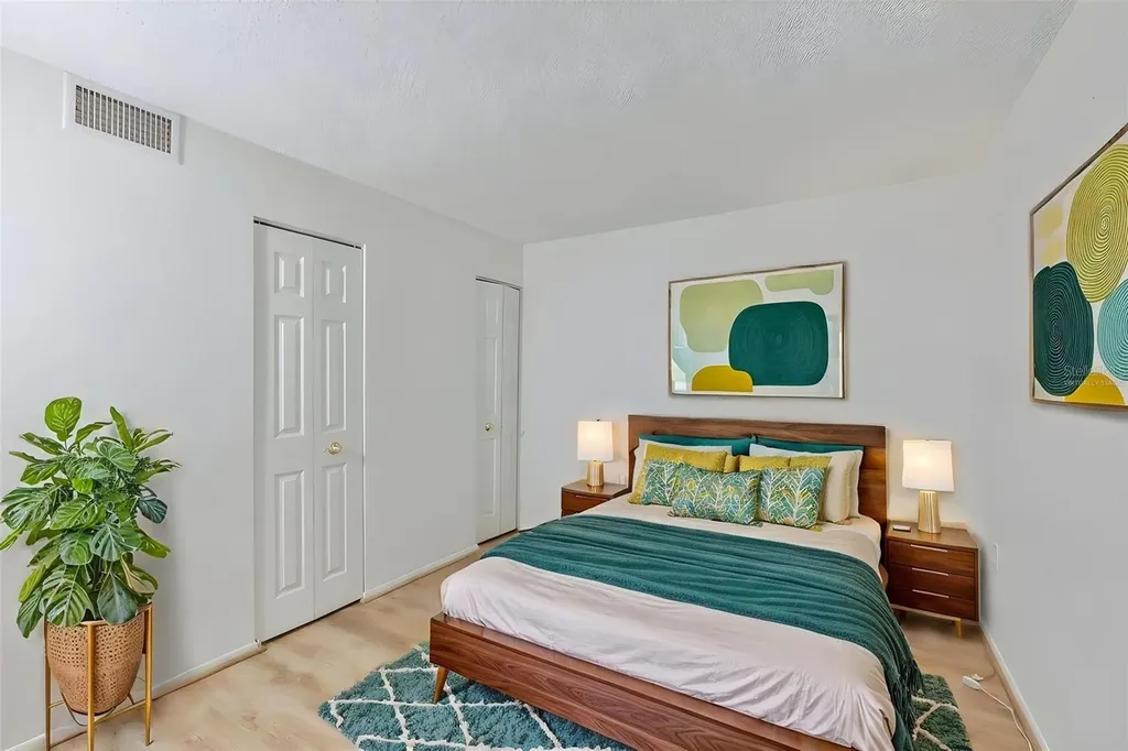 647 Woodlawn Drive Bradenton FL 34210