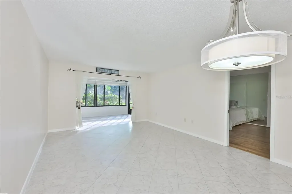 647 Woodlawn Drive Bradenton FL 34210