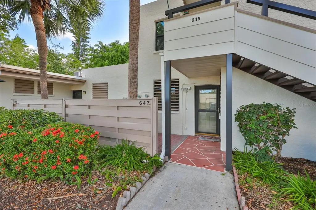 647 Woodlawn Drive Bradenton FL 34210