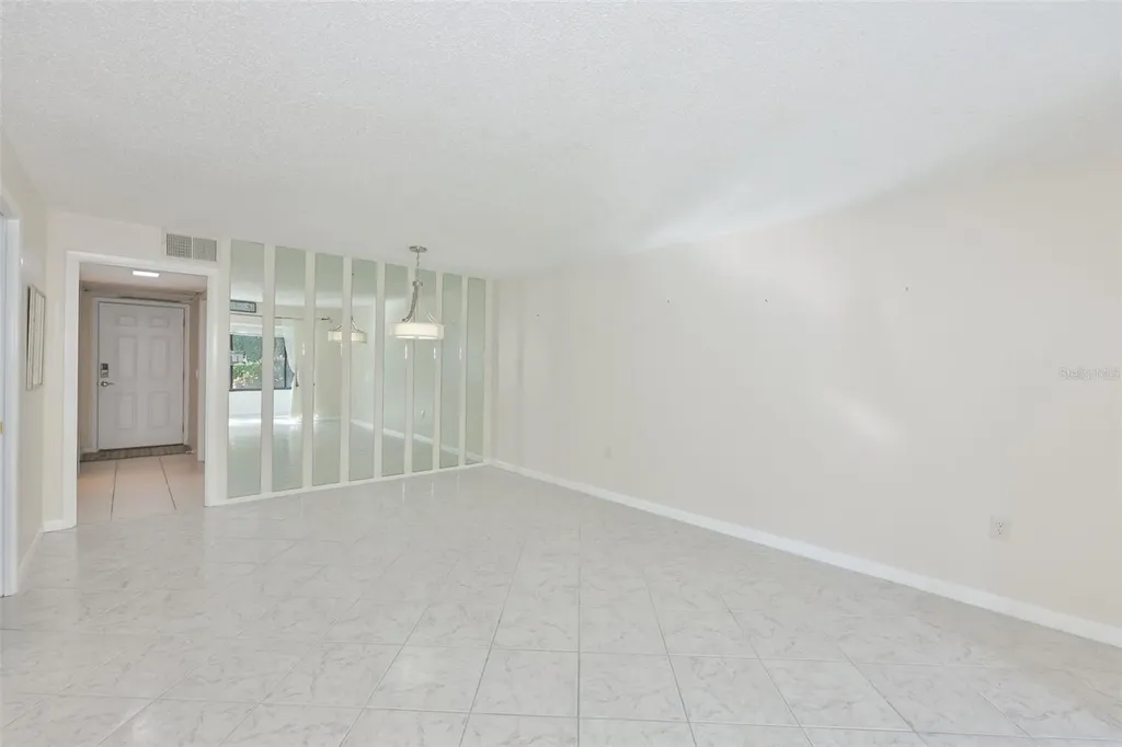 647 Woodlawn Drive Bradenton FL 34210