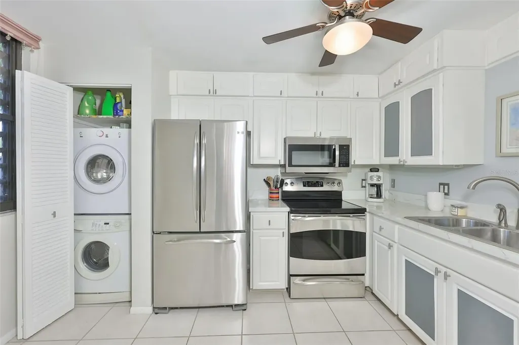 647 Woodlawn Drive Bradenton FL 34210