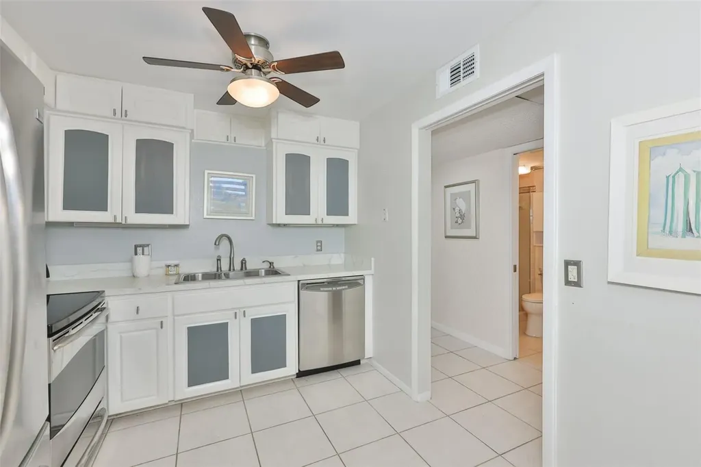 647 Woodlawn Drive Bradenton FL 34210